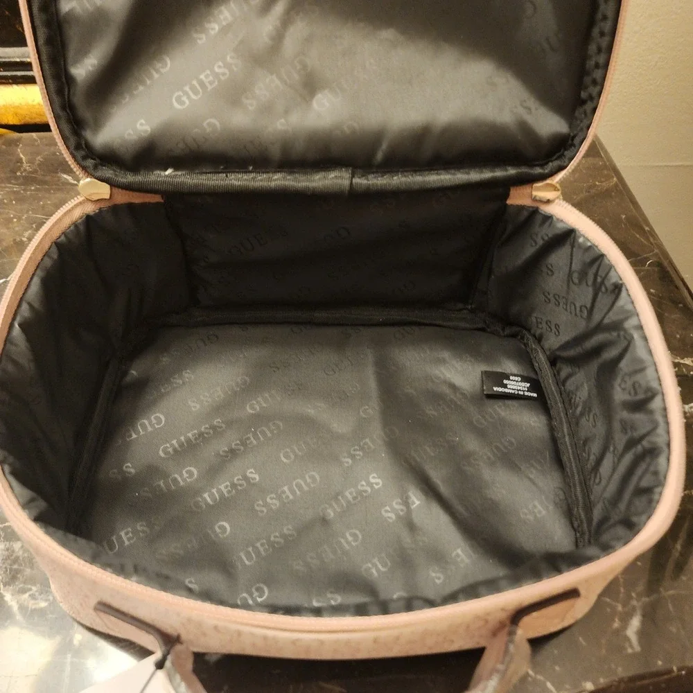 Guess Lightweight Kerry Travel Bag in Light Rose